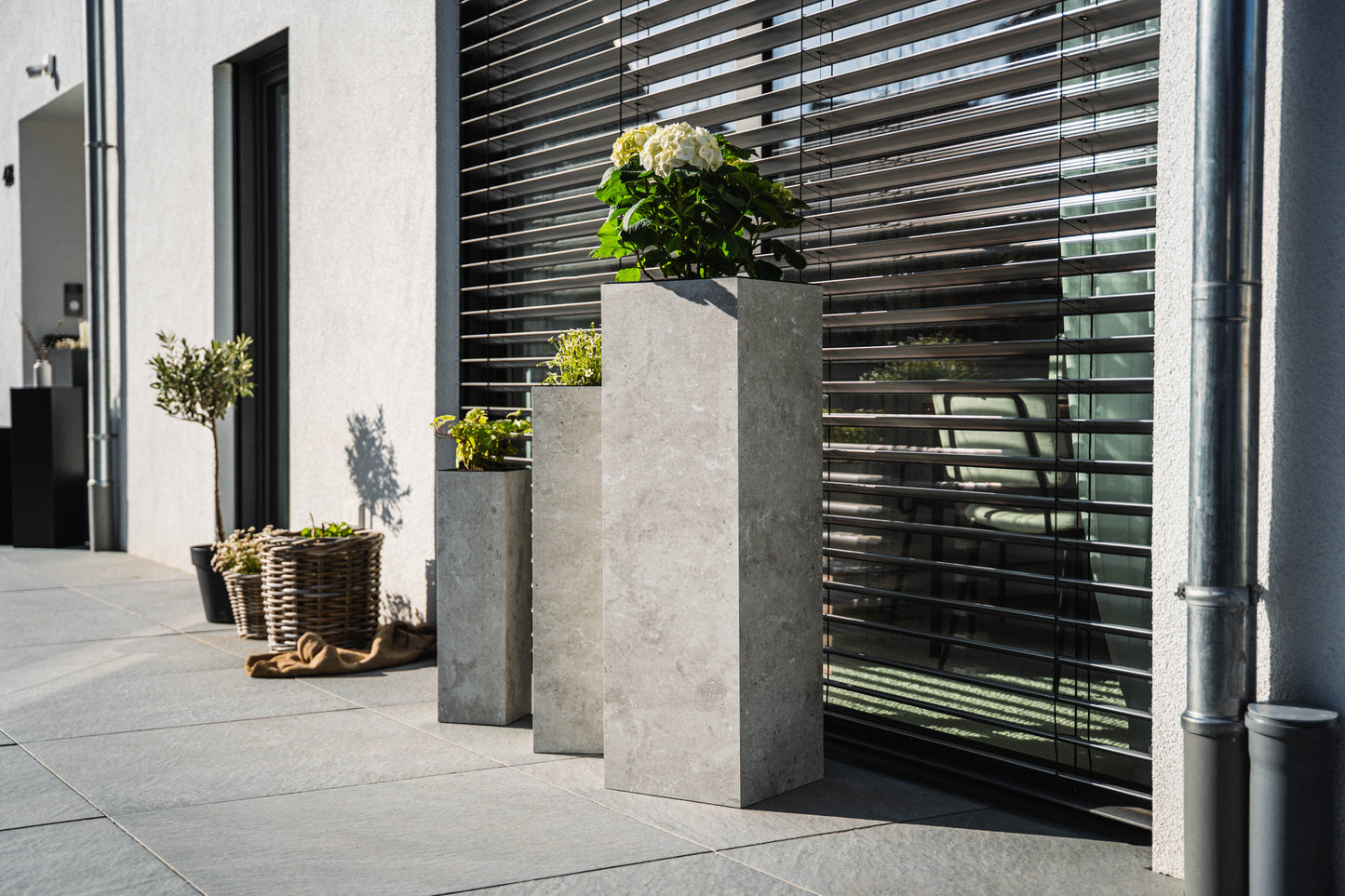 Blumensäule wetterfest in der Farbe Beton - 3 Größen zur Auswahl